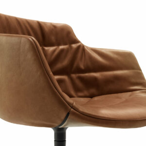Flow chair (central leg, upholstered in leather and removable)