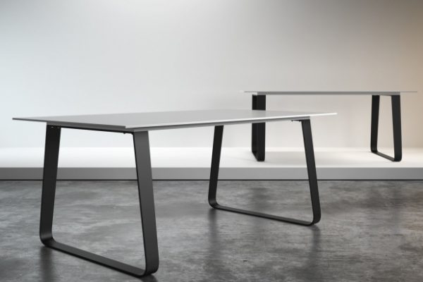 vilna-table-noir-laque-ligne-roset-3